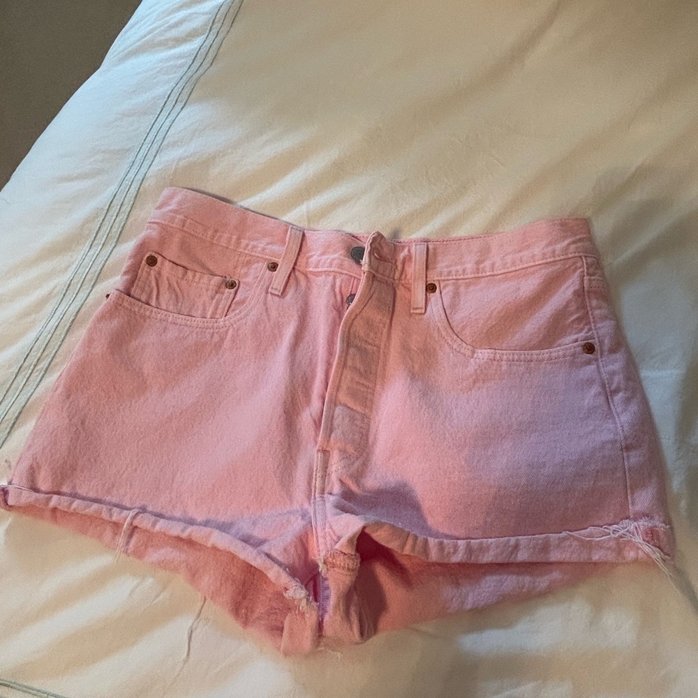 Pink Levi’s woman’s size 30 (fits like a size medium)